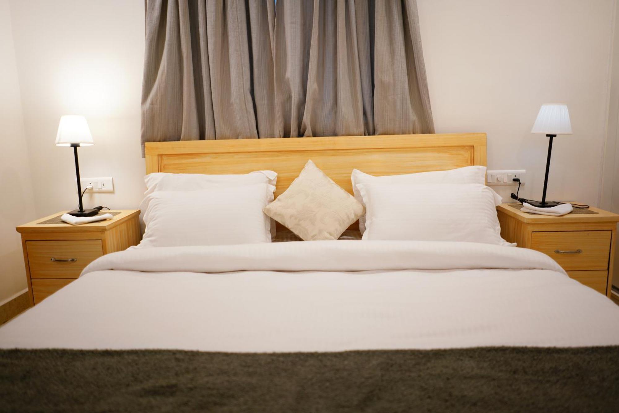 Kondapur  Enkay Service Apartments מראה חיצוני תמונה