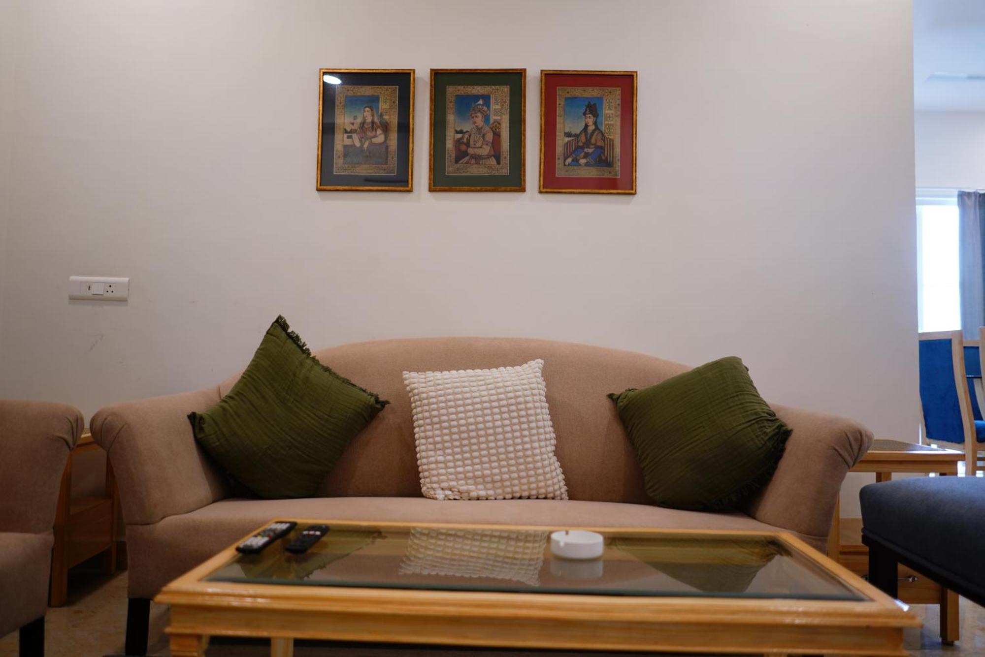 Kondapur  Enkay Service Apartments מראה חיצוני תמונה